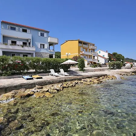 Apartment Punta Preko