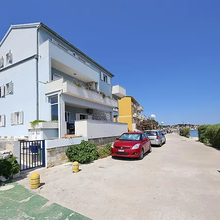 Punta * Преко